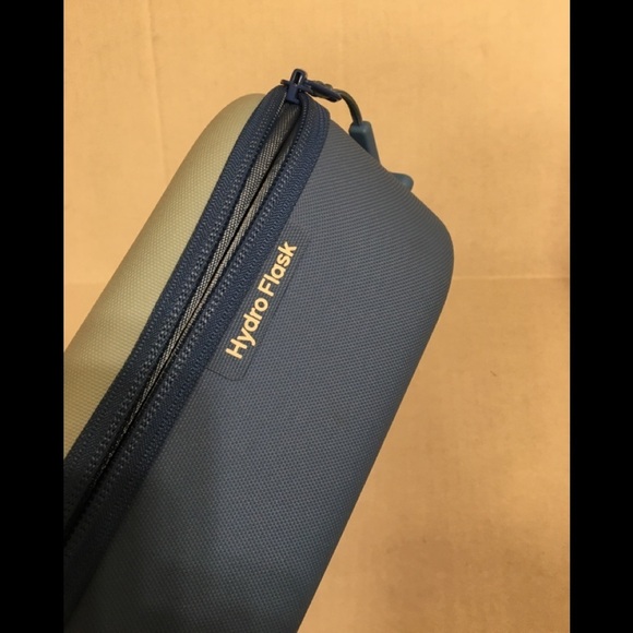 Hydro Flask Insulated Lunch Box - Picture 11 of 14